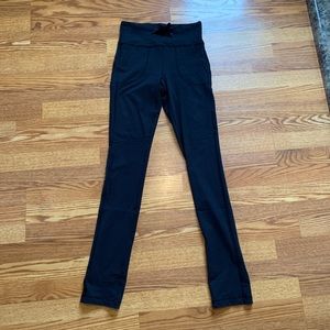 Black lululemon bootcut leggings with pockets